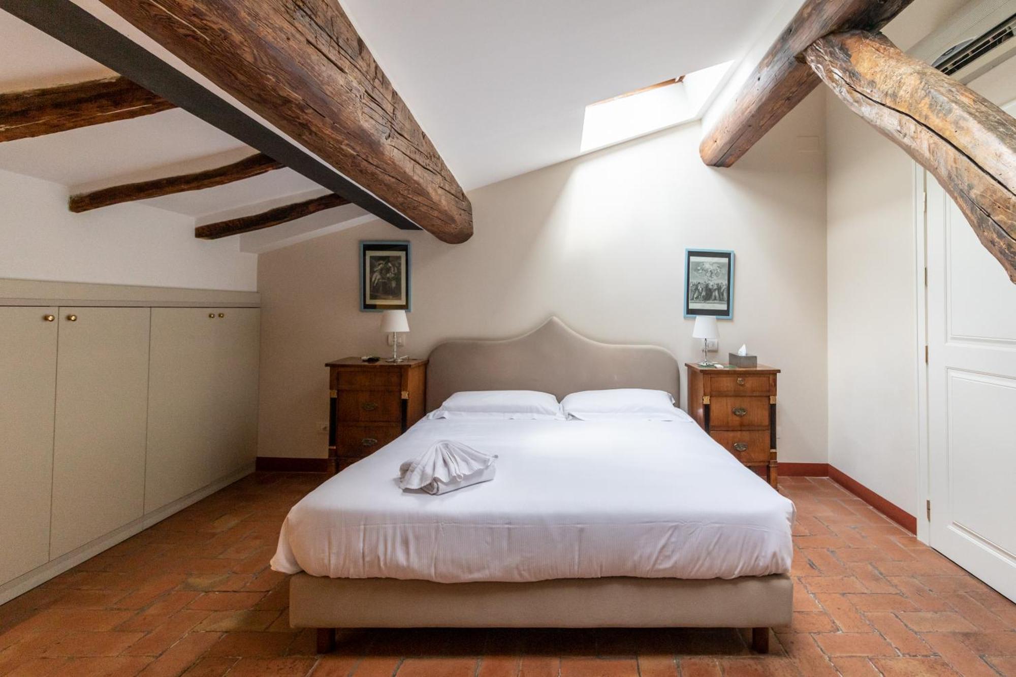 Casa Isolani Charms Rooms Santo Stefano Bologna Eksteriør billede