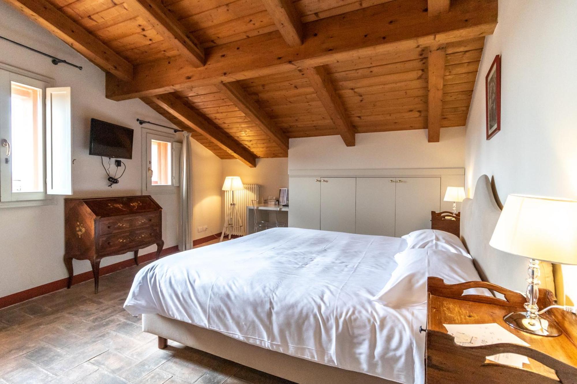 Casa Isolani Charms Rooms Santo Stefano Bologna Eksteriør billede
